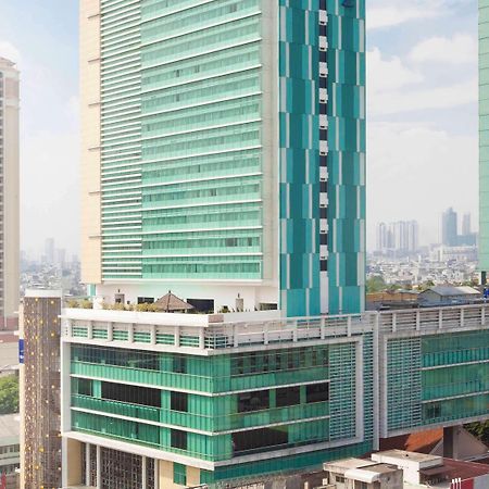 Novotel Jakarta Gajah Mada Exterior foto